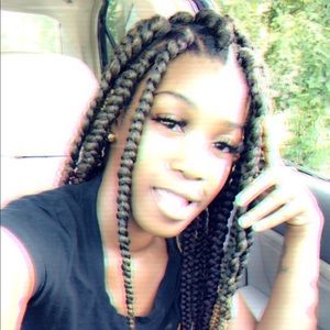 Meet your Posher, Kenisha